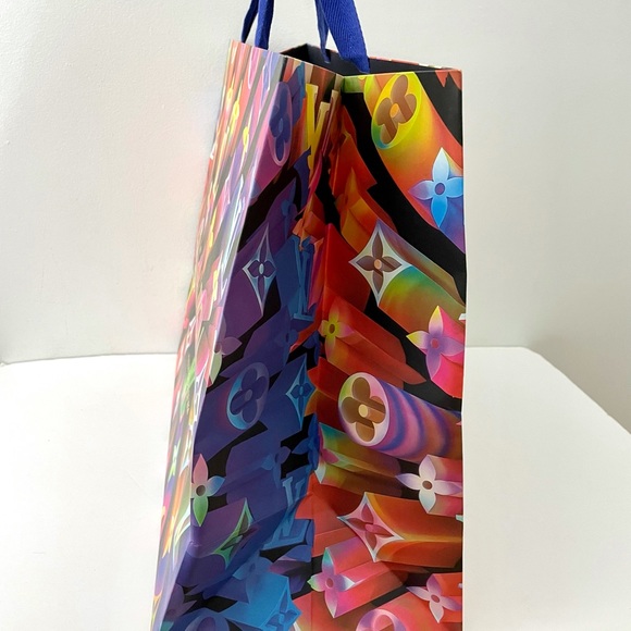 Authentic Louis Vuitton gift bag - Picture 4 of 7